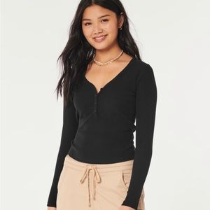 button-down collar in seamless ribbed fabric